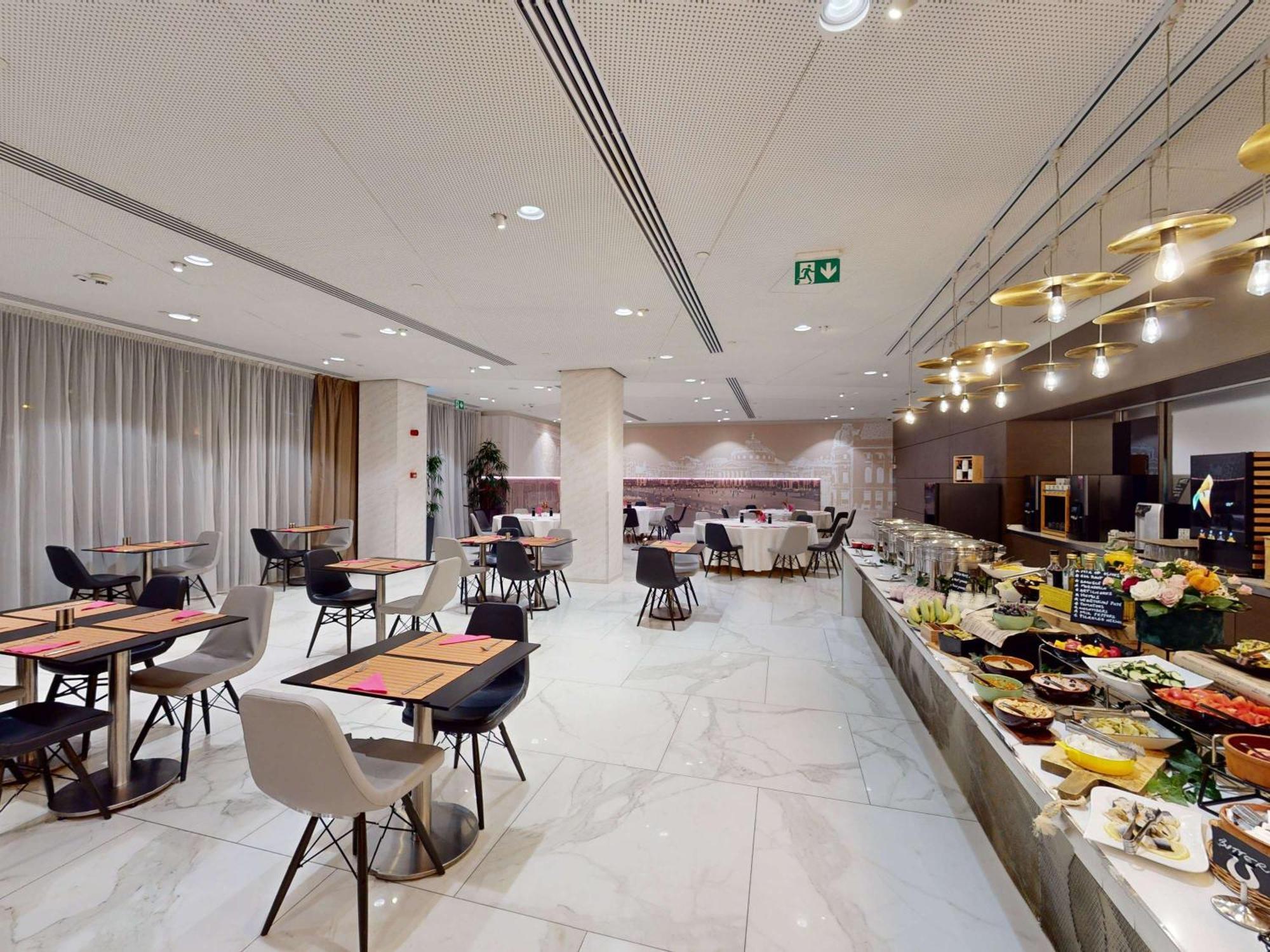 Mercure Bucharest City Center Bagian luar foto